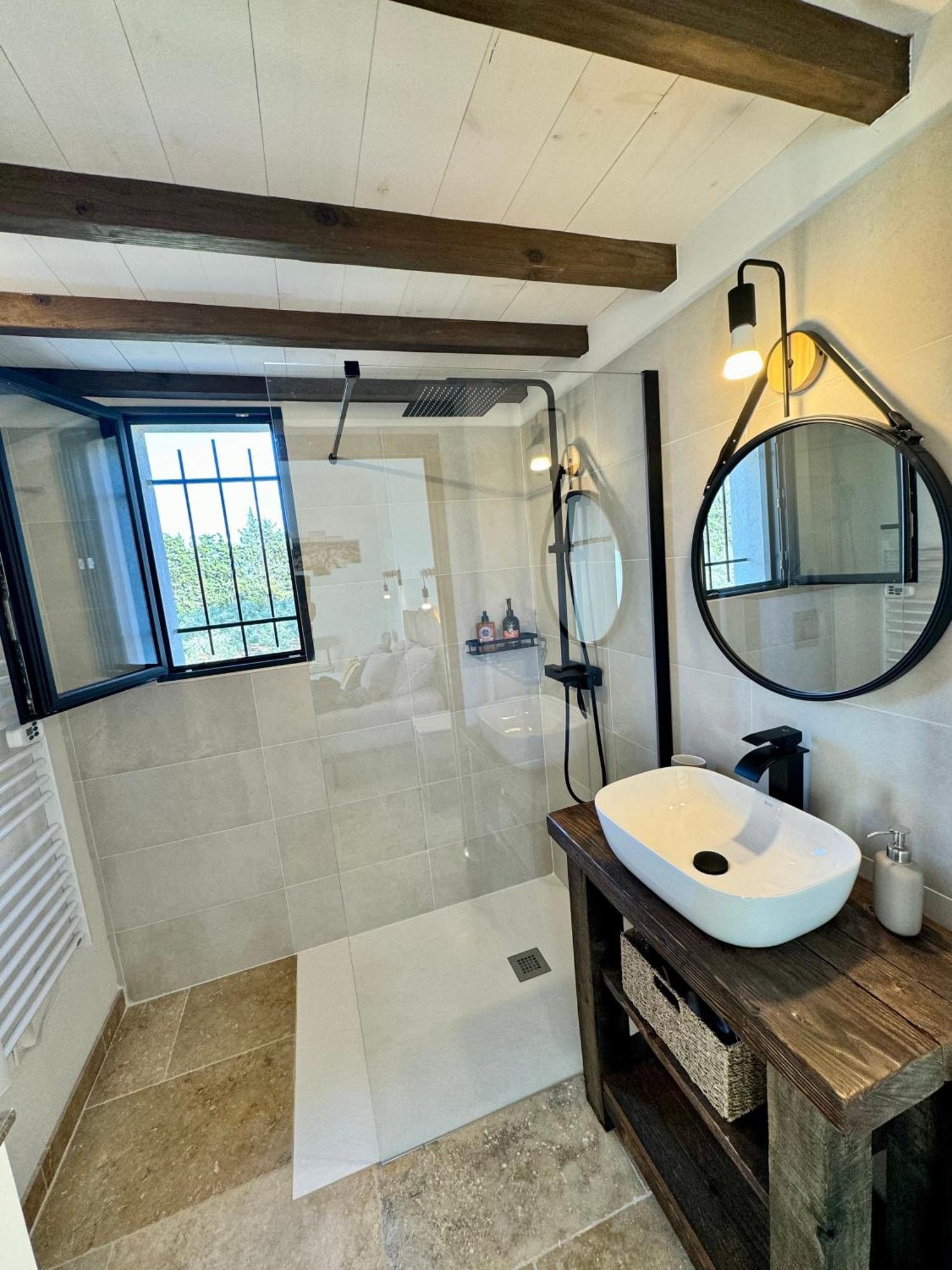 Bed and Breakfast Mas Campau Fontvieille Exterior foto